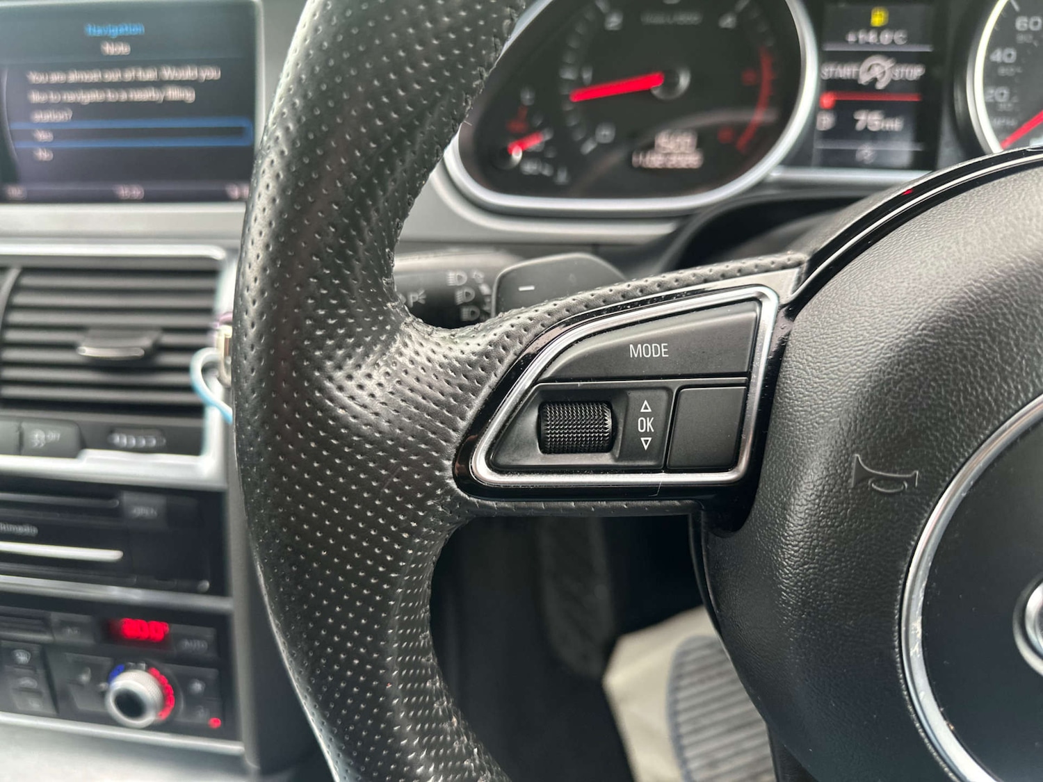 Used Audi Q7 2014 for sale - 77531843: Photo 29