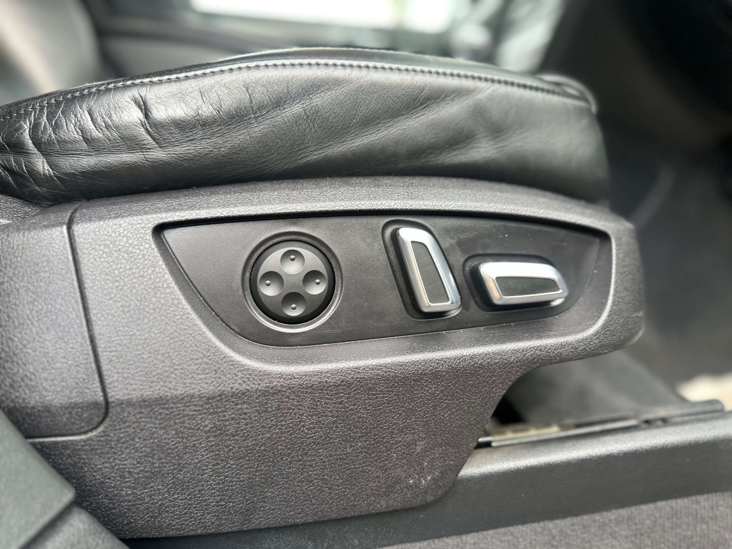 Used Audi Q7 2014 for sale - 77531843: Photo 38