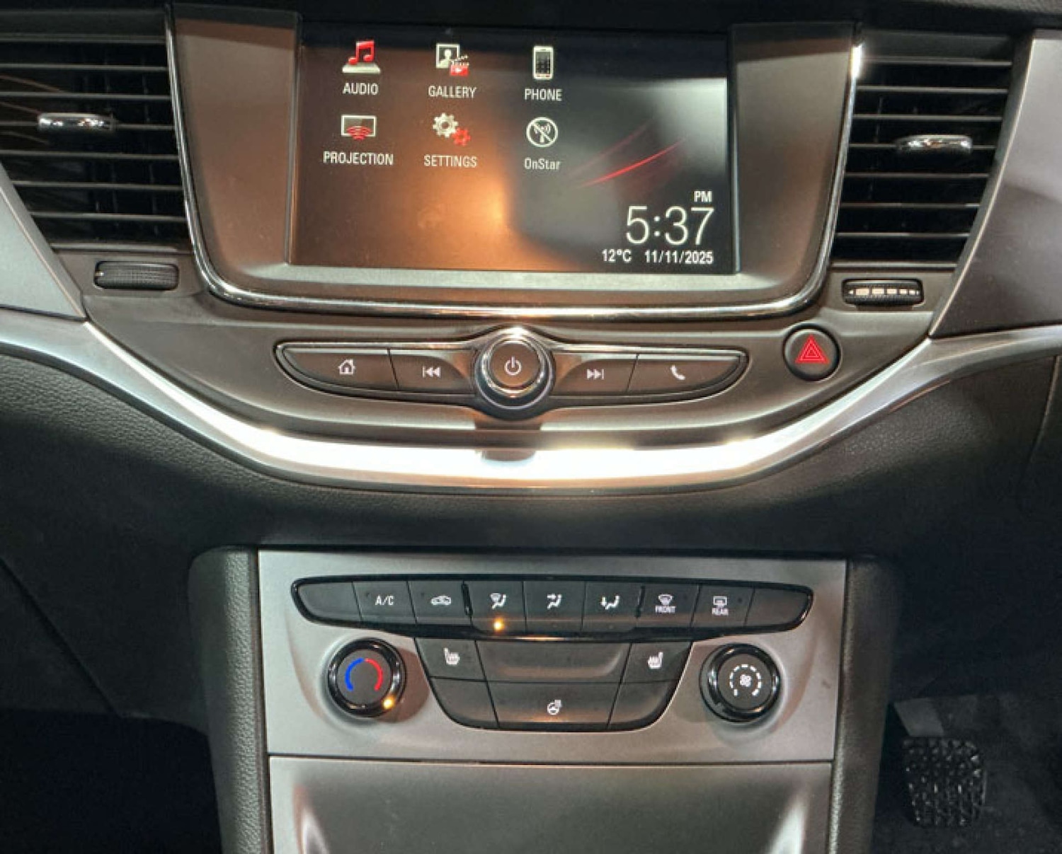 Used Vauxhall Astra 2016 for sale - 76625835: Photo 2