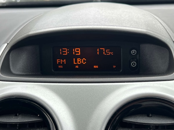 Used Vauxhall Corsa 2010 for sale - 76023104: Photo 10