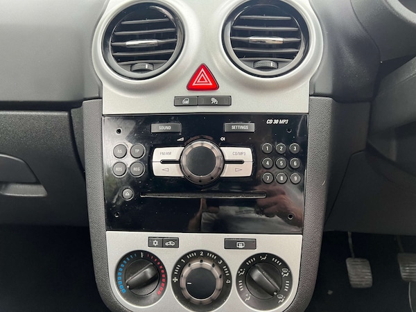 Used Vauxhall Corsa 2010 for sale - 76023104: Photo 13