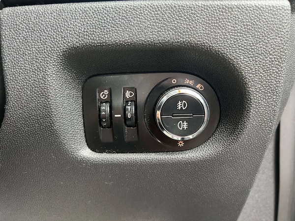 Used Vauxhall Corsa 2010 for sale - 76023104: Photo 18