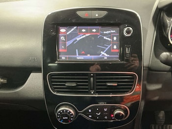 Used Renault Clio 2018 for sale - 77933957: Photo