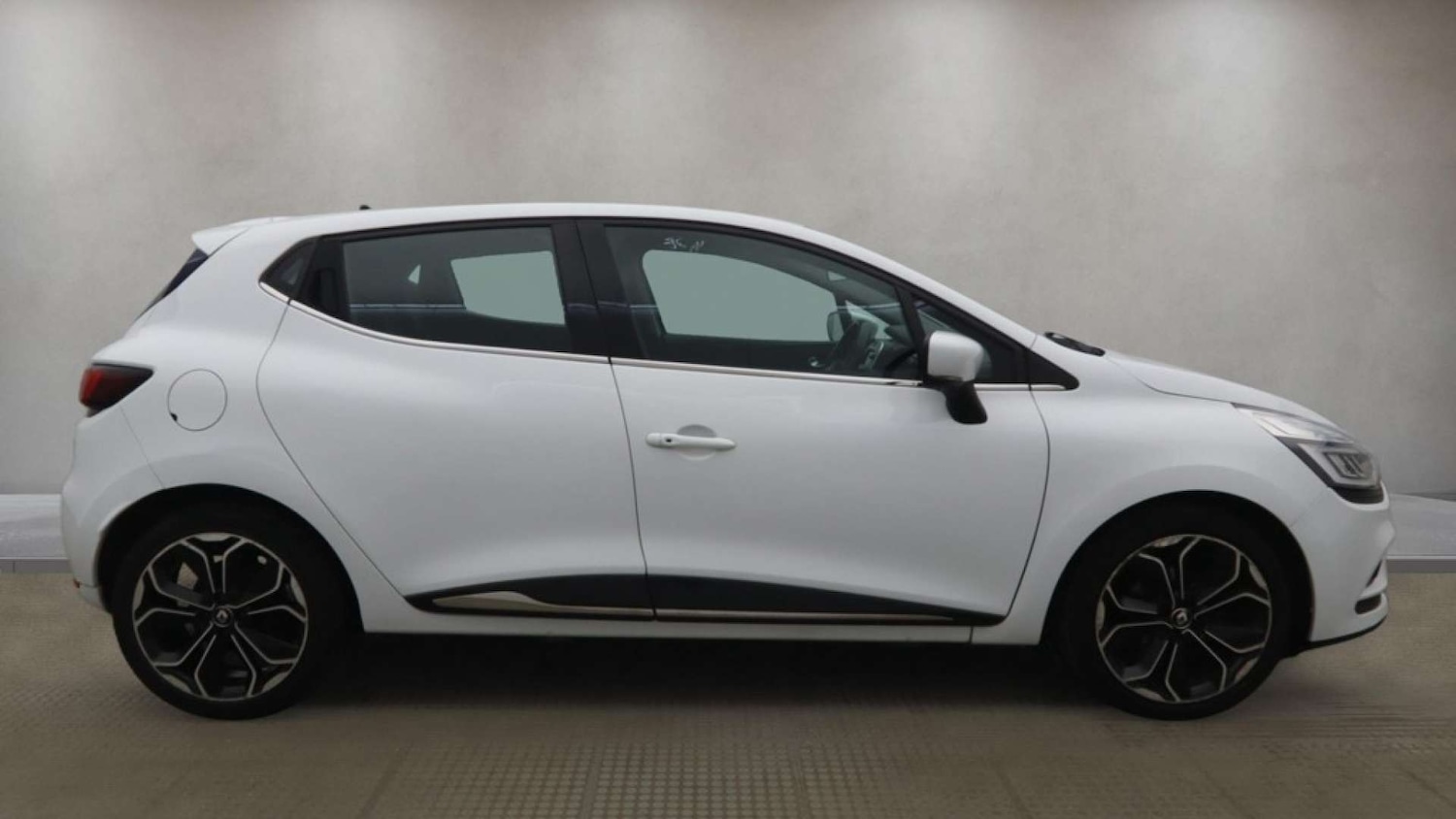 Used Renault Clio 2018 for sale - 77933957: Photo 9