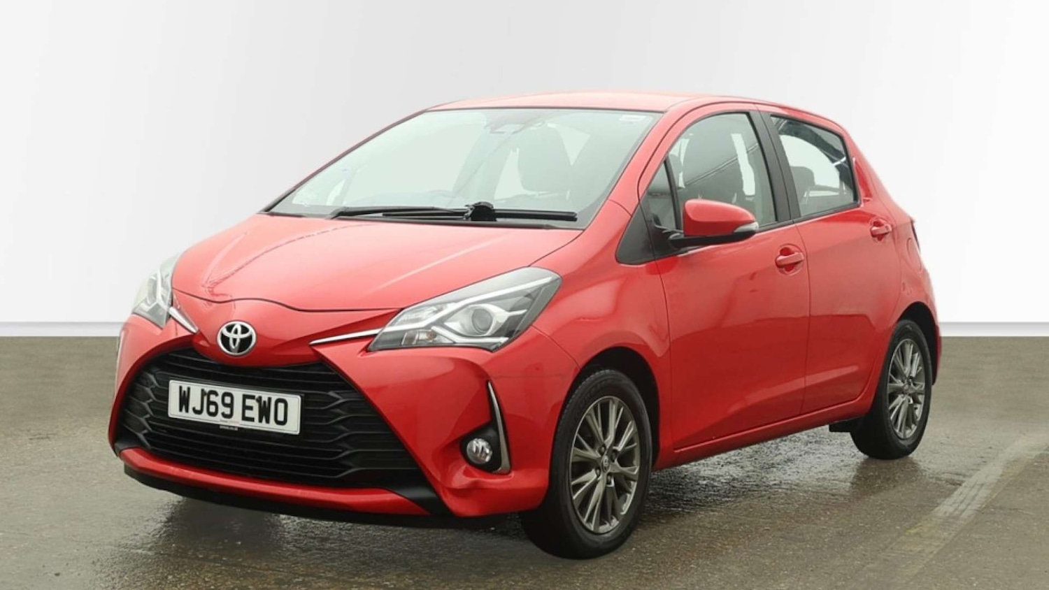 Used Toyota Yaris 2019 for sale - 77318473: Photo 2