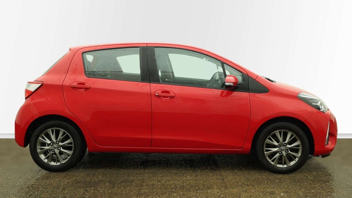 Used Toyota Yaris 2019 for sale - 77318473: Photo 5