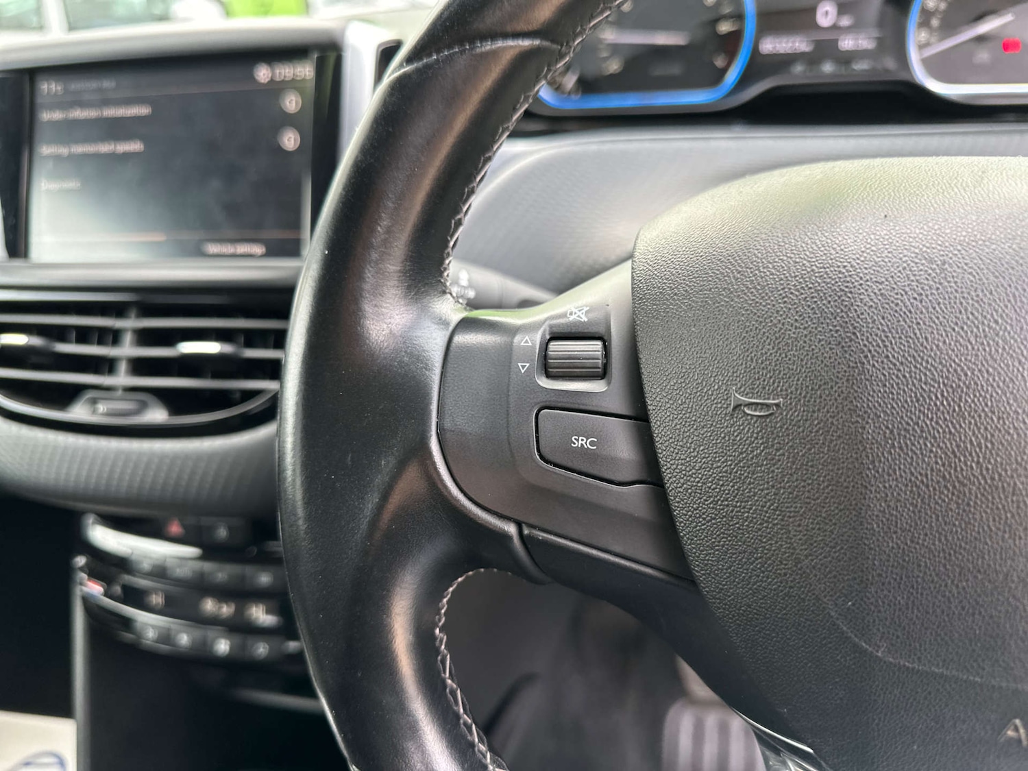 Used Peugeot 2008 2019 for sale - 77643139: Photo 29