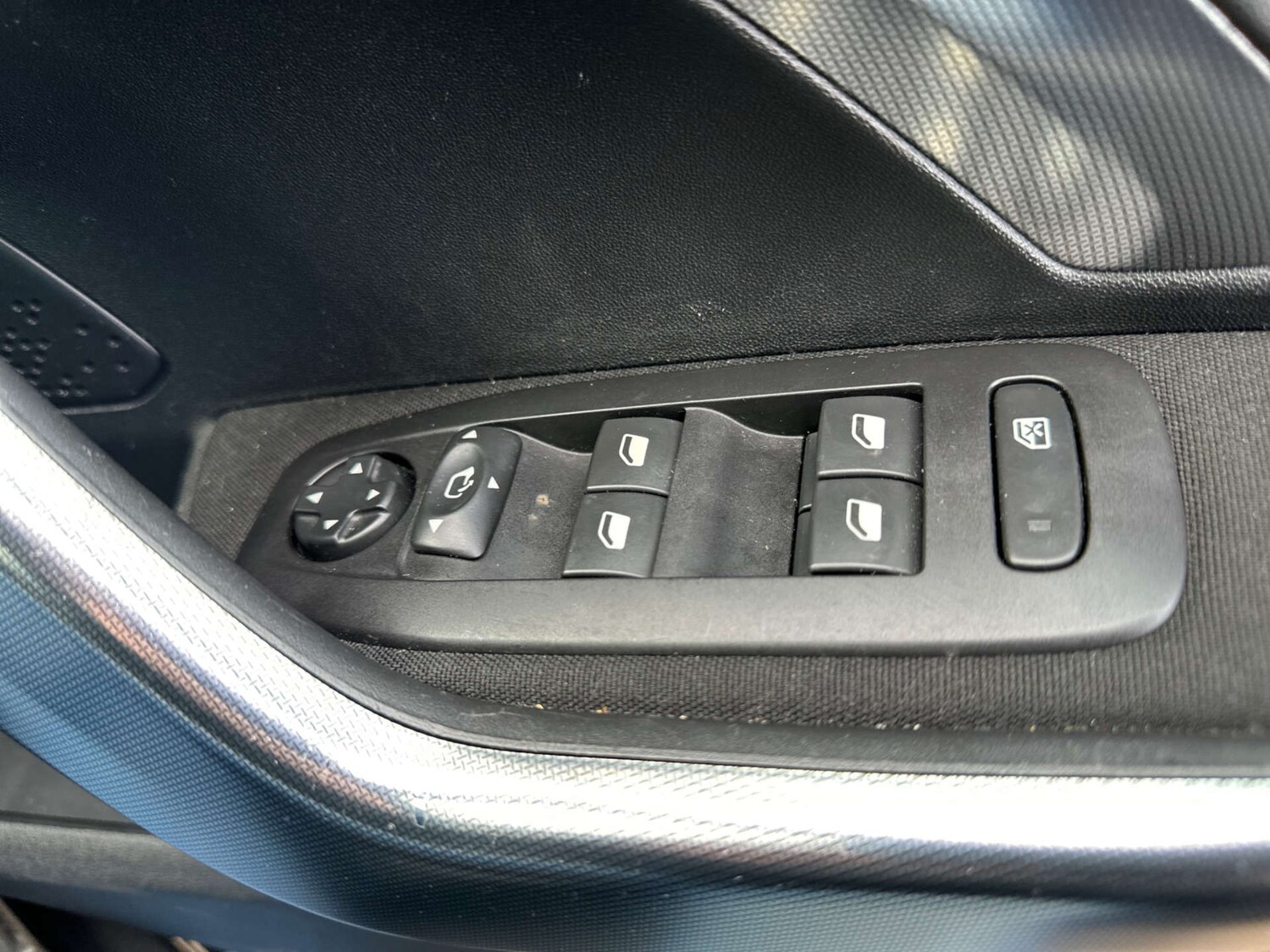 Used Peugeot 2008 2019 for sale - 77643139: Photo 36