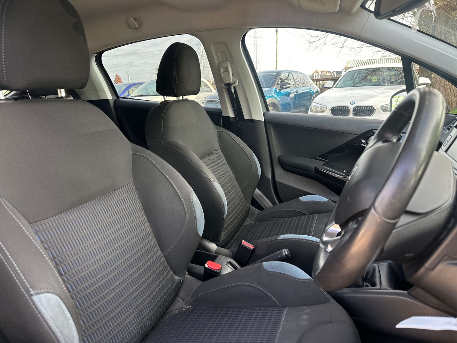 Used Peugeot 208 2014 for sale - 77336930: Photo 10