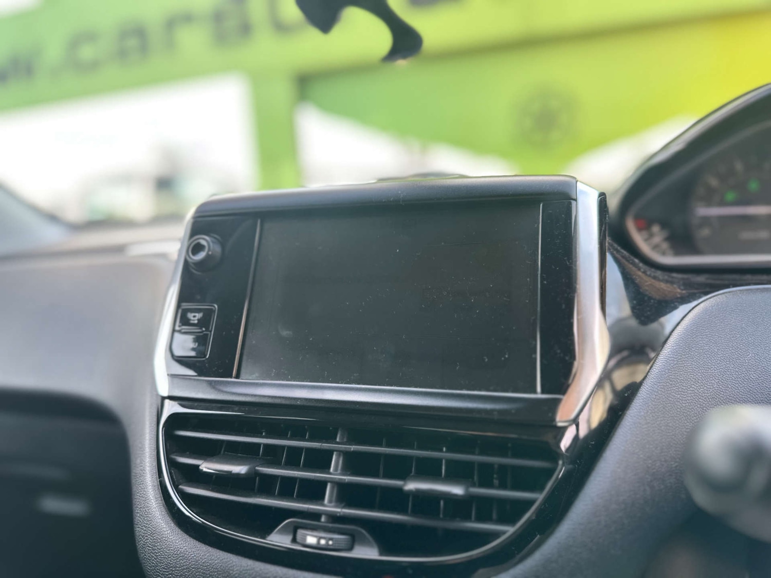 Used Peugeot 208 2014 for sale - 77336930: Photo 18