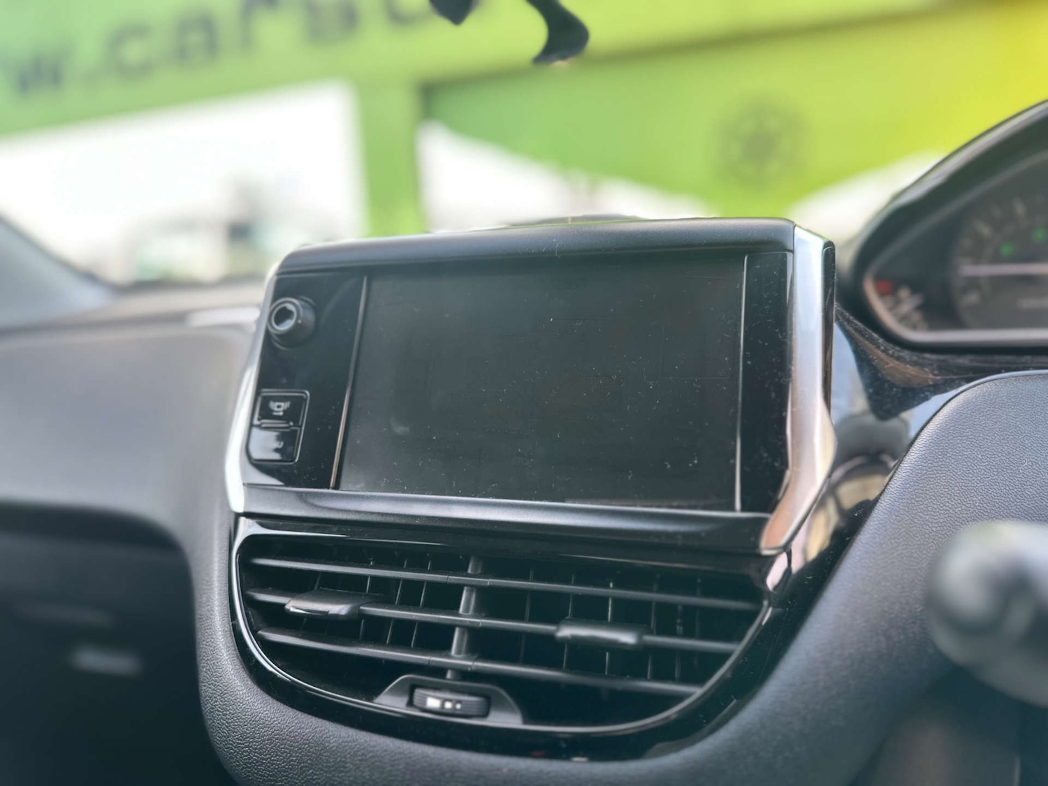 Used Peugeot 208 2014 for sale - 77336930: Photo 22