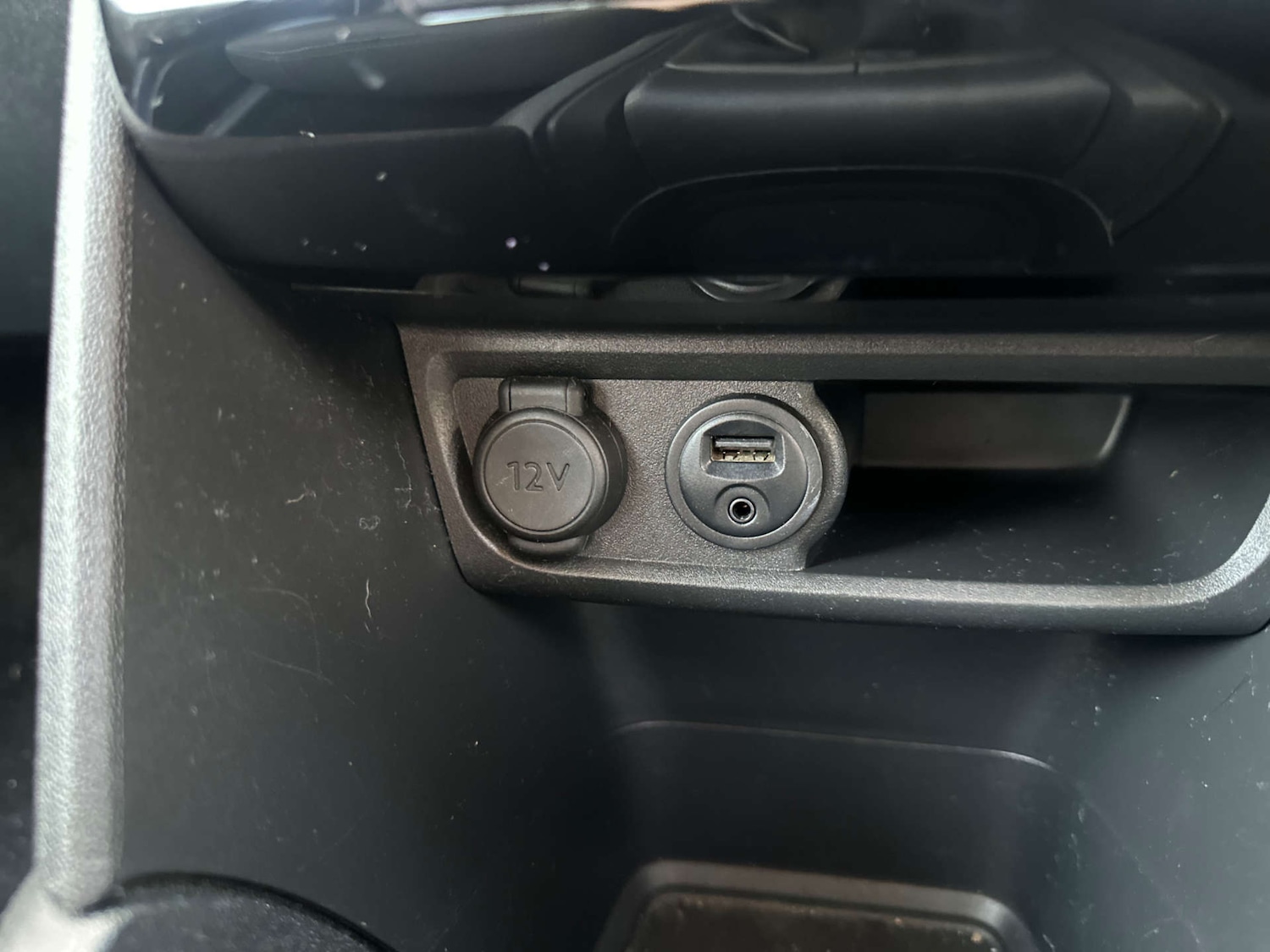 Used Peugeot 208 2014 for sale - 77336930: Photo 25