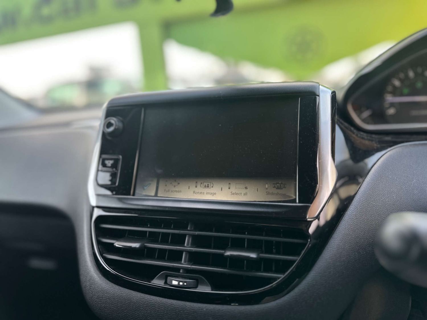 Used Peugeot 208 2014 for sale - 77336930: Photo 3