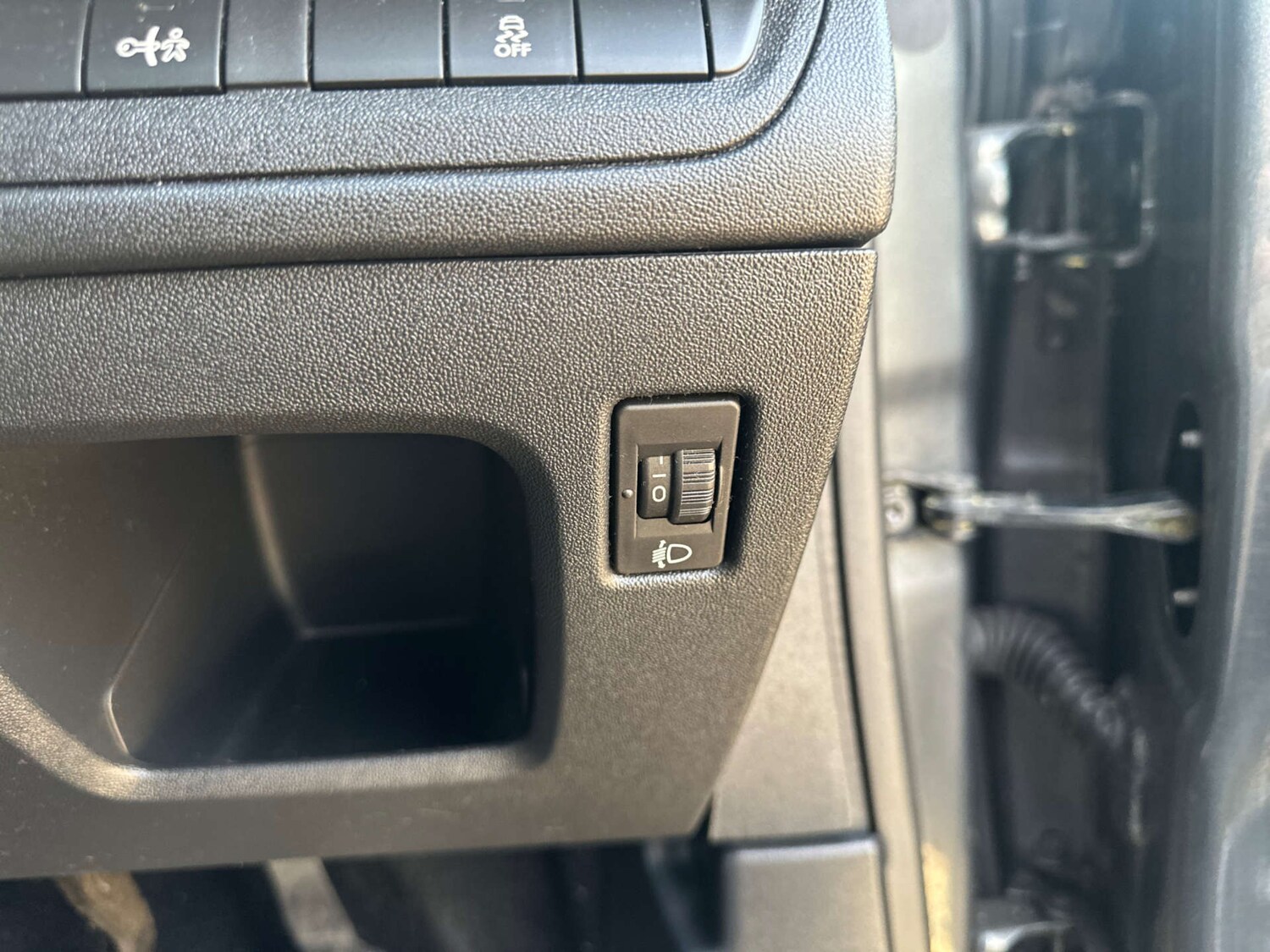 Used Peugeot 208 2014 for sale - 77336930: Photo 30