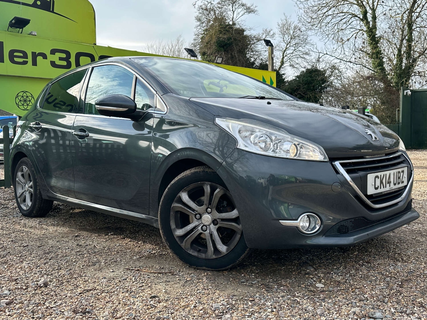 Used Peugeot 208 2014 for sale - 77336930: Photo 4