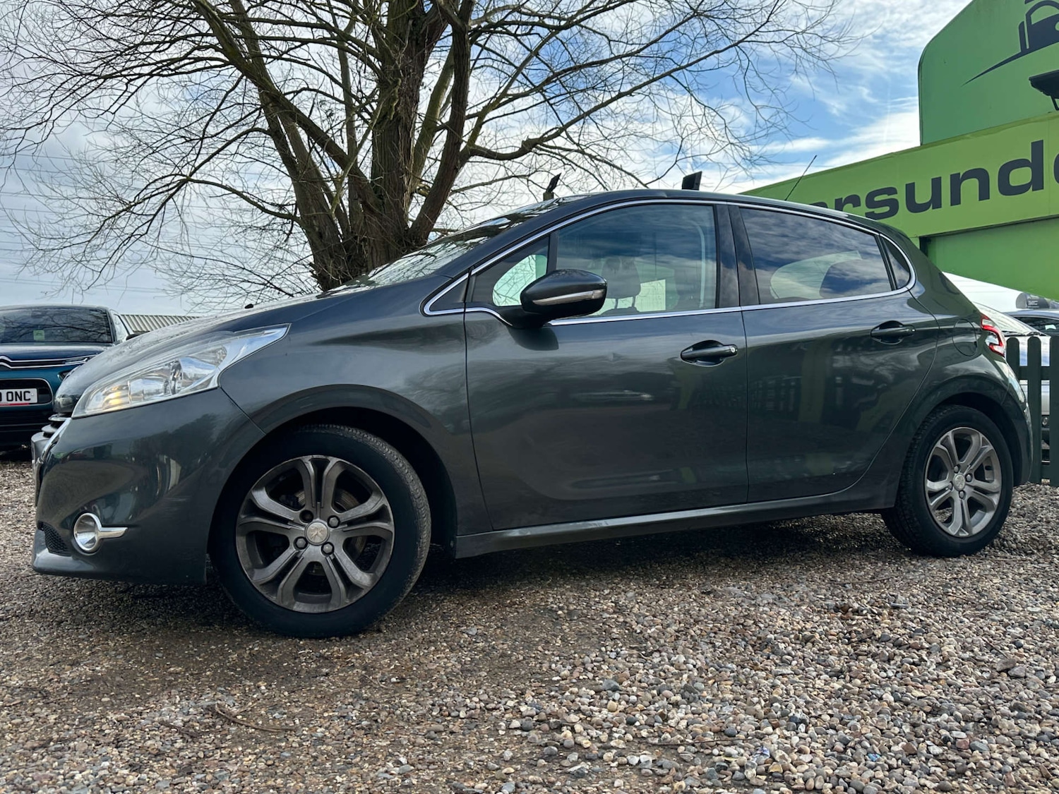 Used Peugeot 208 2014 for sale - 77336930: Photo 8