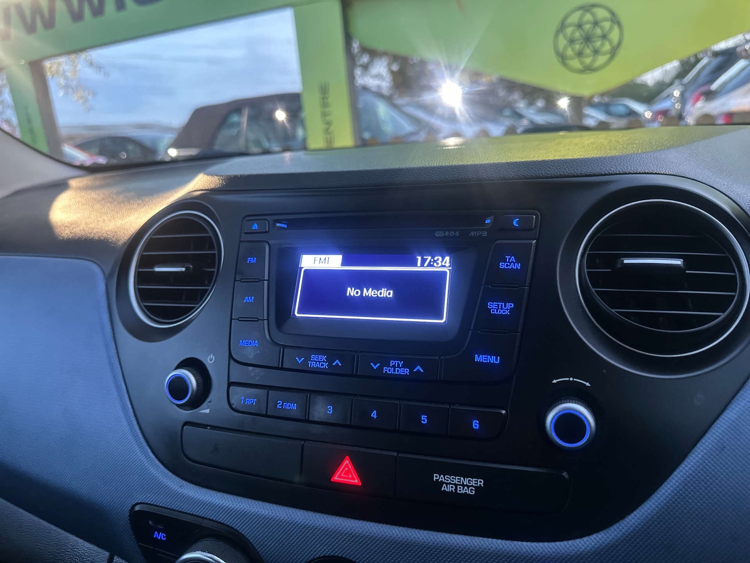 Used Hyundai i10 2014 for sale - 77283208: Photo 15