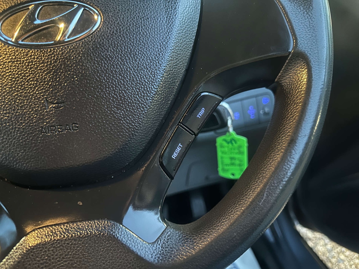 Used Hyundai i10 2014 for sale - 77283208: Photo 21