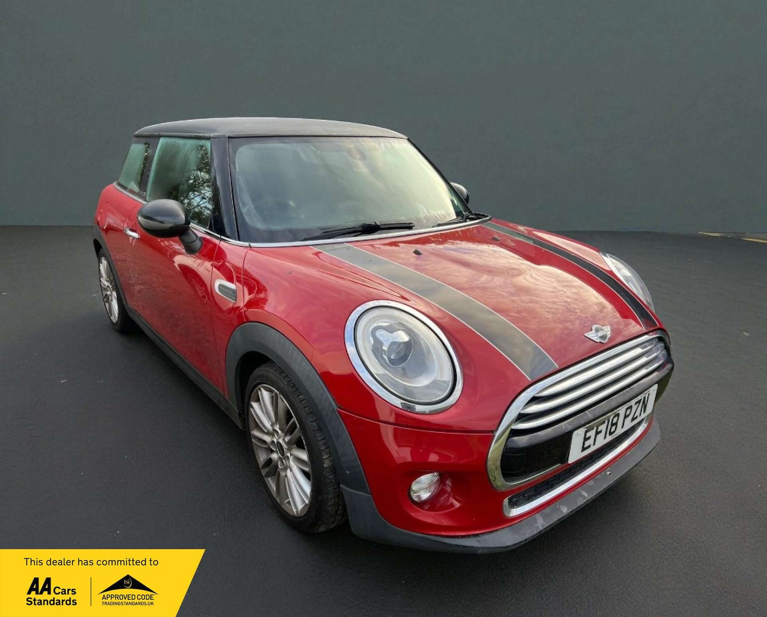 Used MINI Hatch 2018 for sale - 76374457: Photo 1