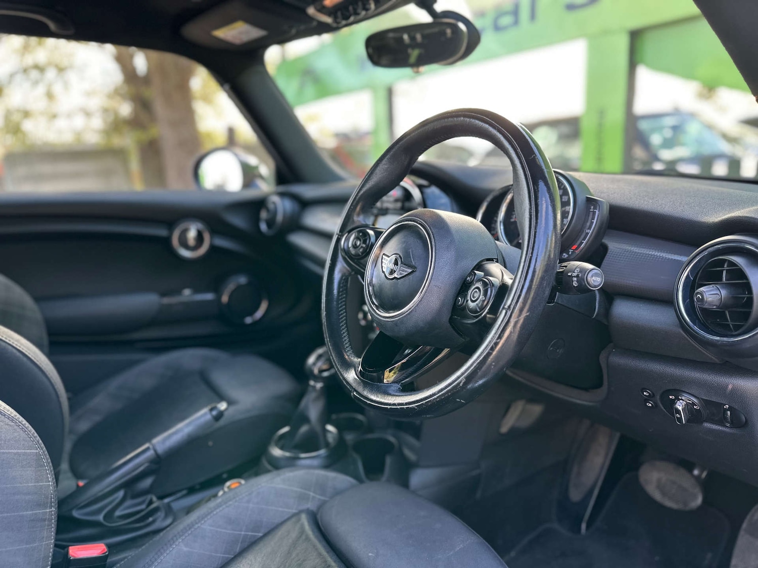 Used MINI Hatch 2018 for sale - 76374457: Photo 2