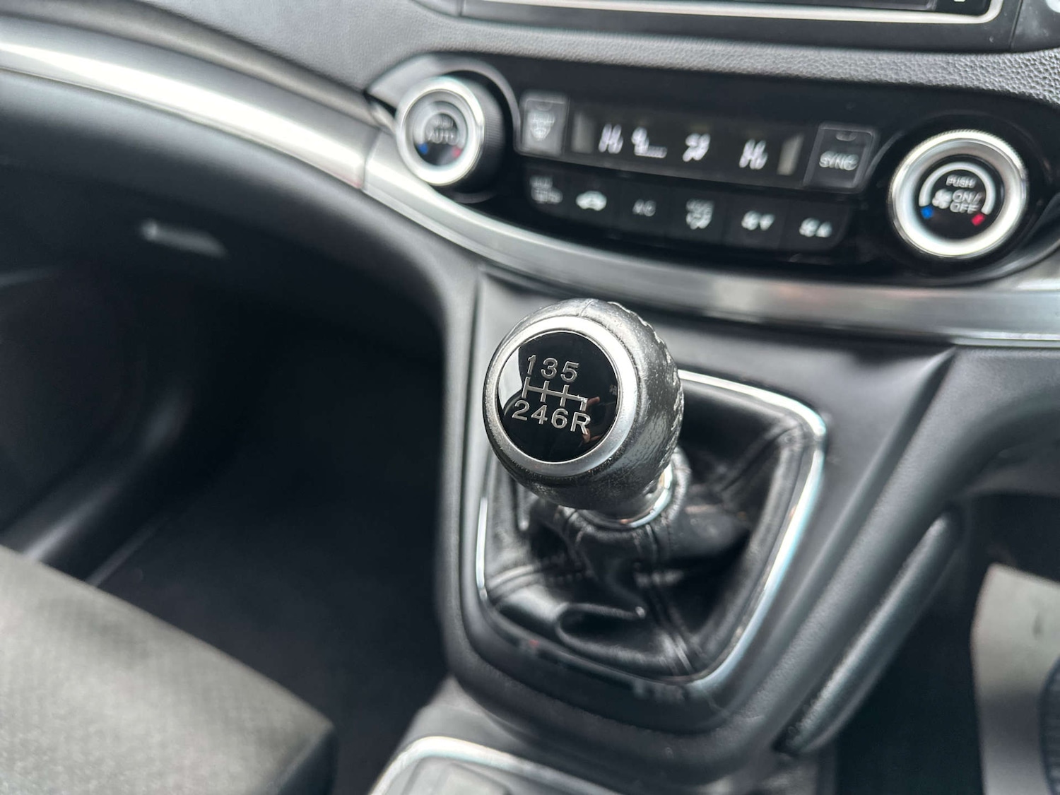 Used Honda CR-V 2018 for sale - 77206926: Photo 23