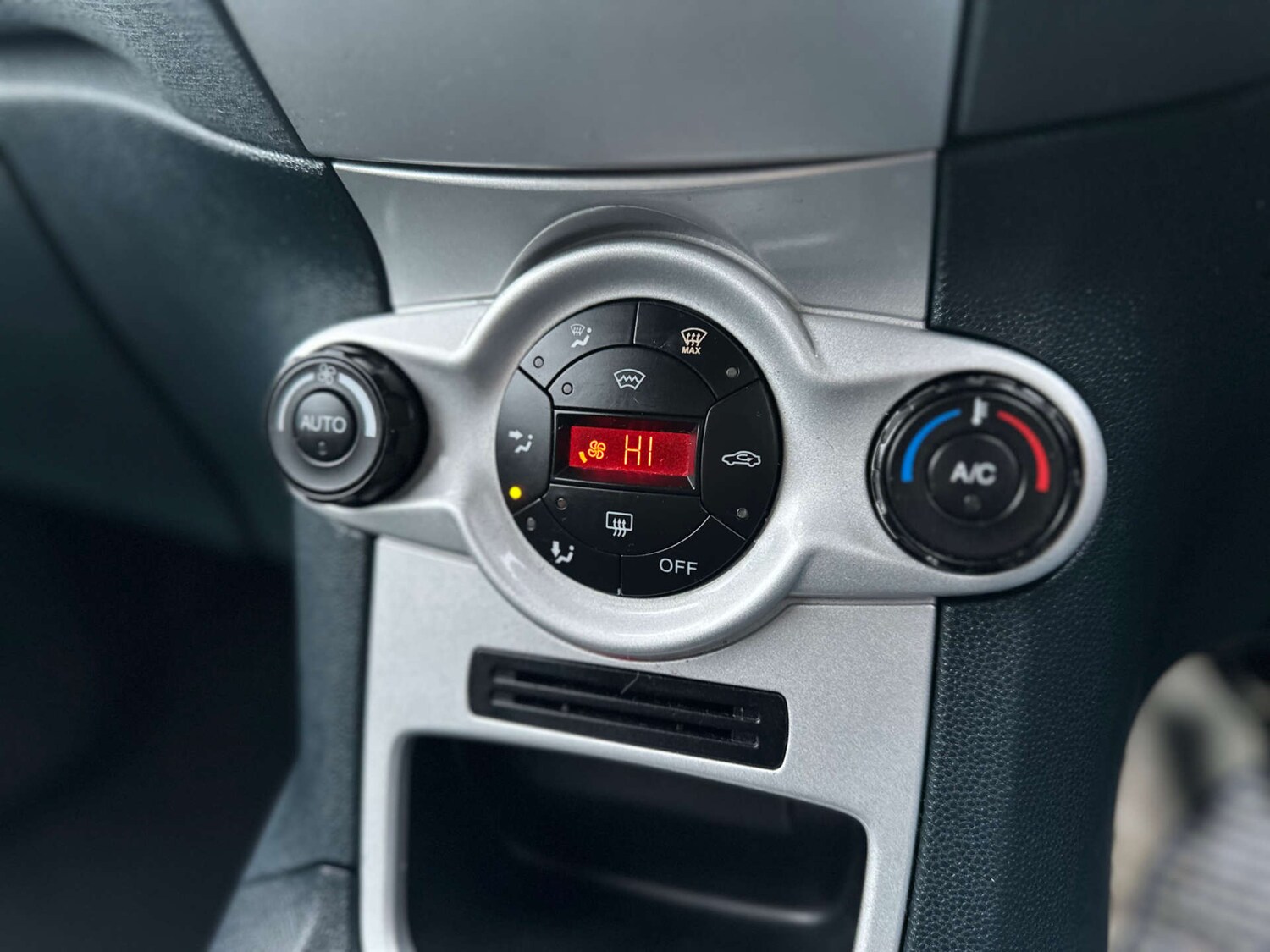 Used Ford Fiesta 2010 for sale - 77364222: Photo 20