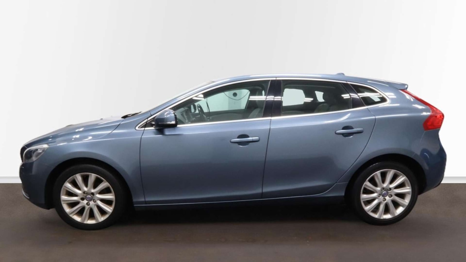 Used Volvo V40 2013 for sale - 77318483: Photo 10