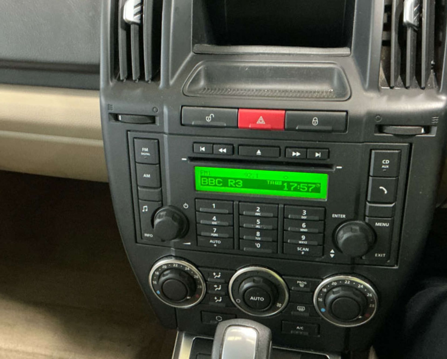 Used Land Rover Freelander 2011 for sale - 77093744: Photo 2