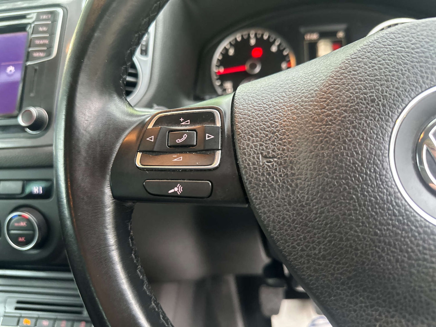 Used Volkswagen Tiguan 2016 for sale - 76601632: Photo 27