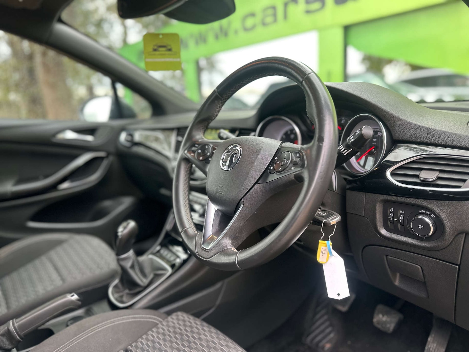 Used Vauxhall Astra 2019 for sale - 77127324: Photo 2