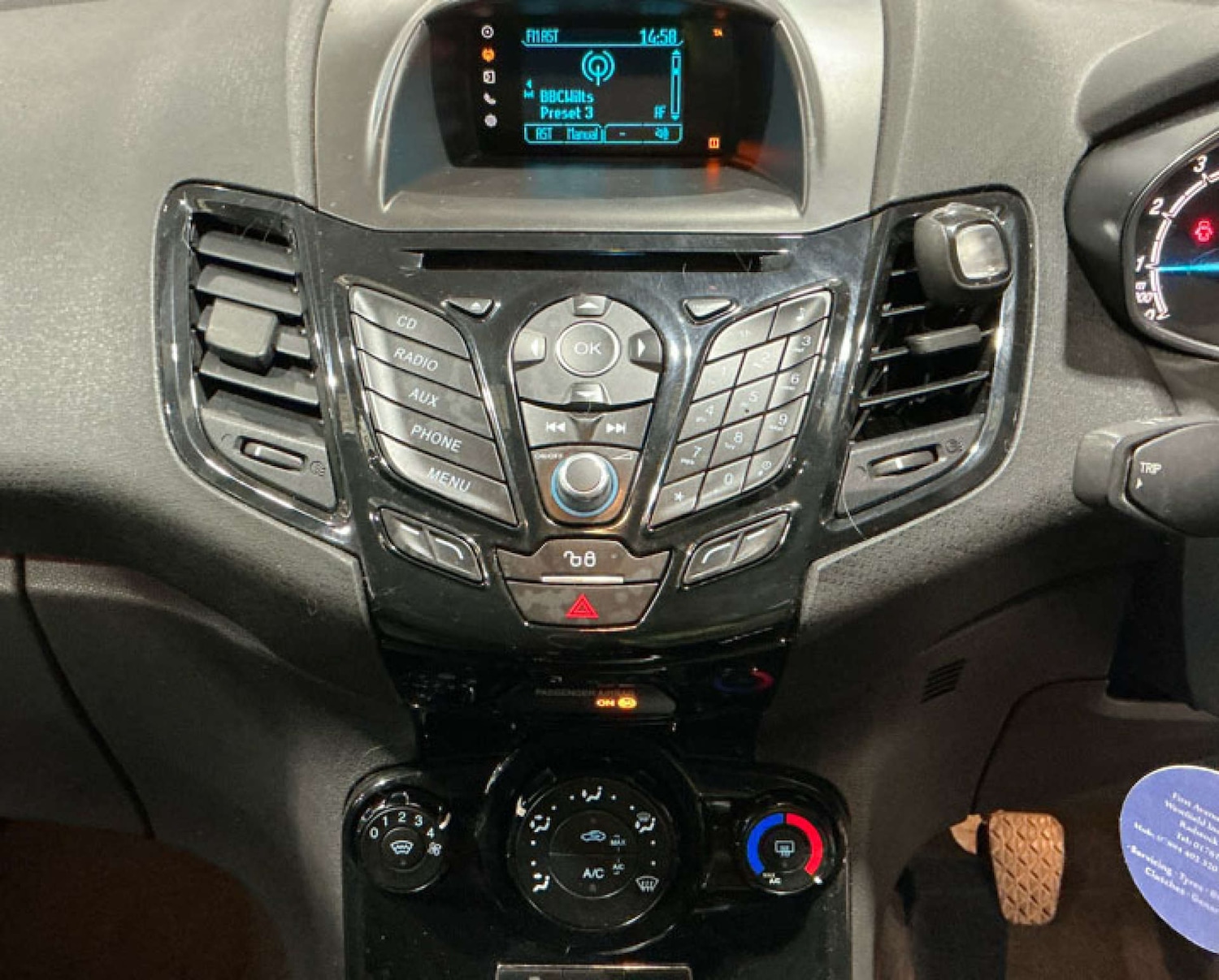 Used Ford Fiesta 2015 for sale - 76509360: Photo 2