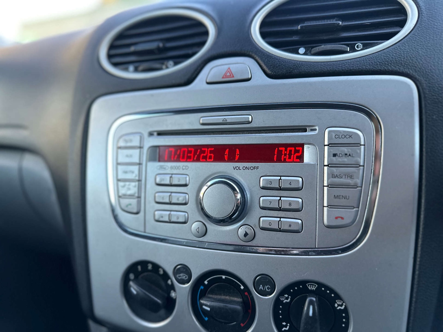 Used Ford Focus 2010 for sale - 77933952: Photo 3