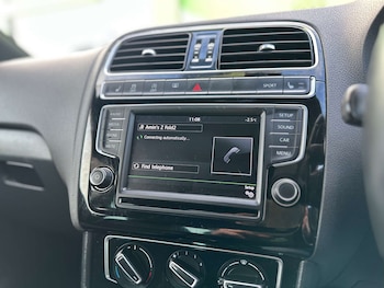 Used Volkswagen Polo 2015 for sale - 77805571: Photo