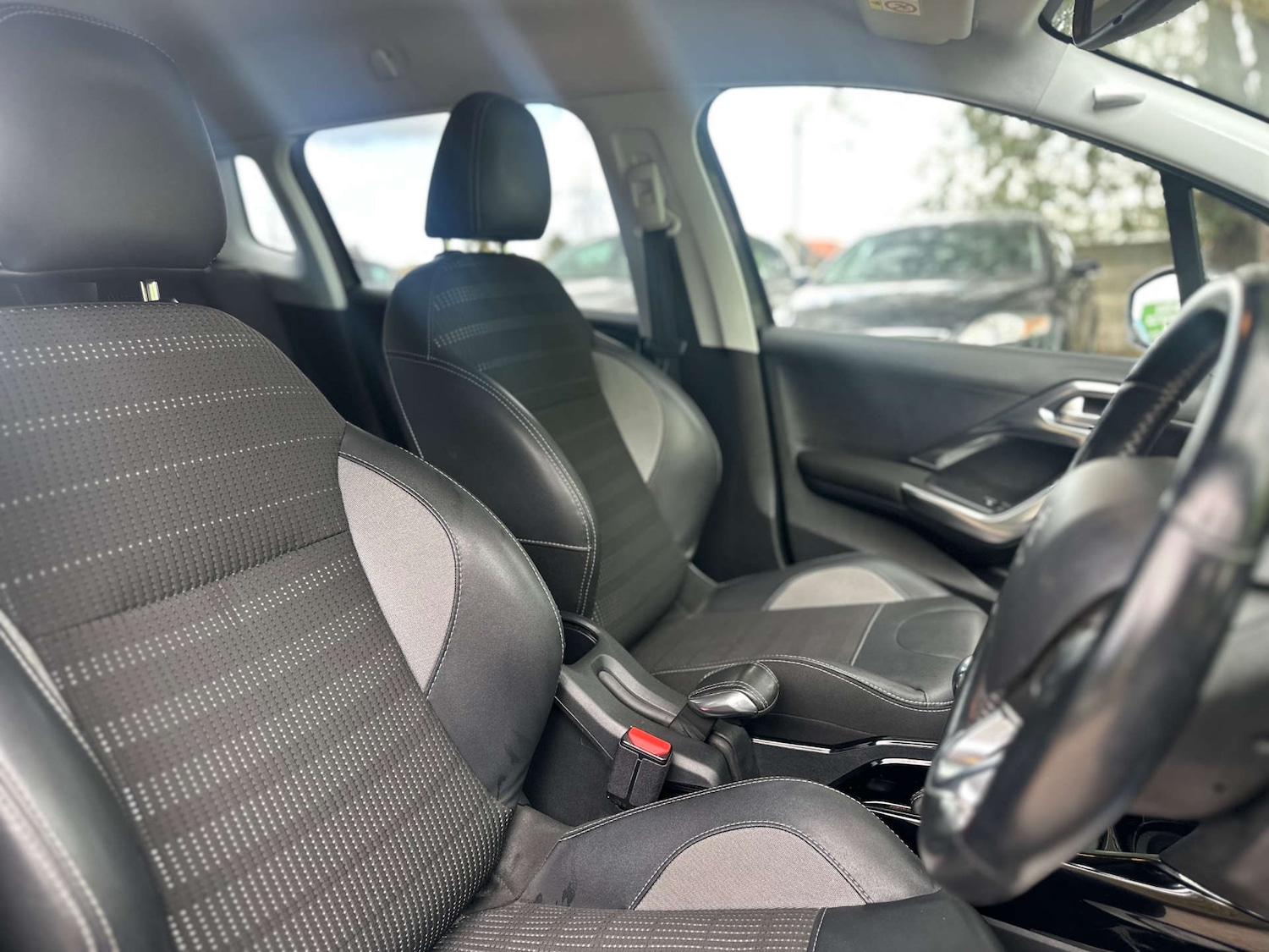 Used Peugeot 2008 2017 for sale - 76614767: Photo 10