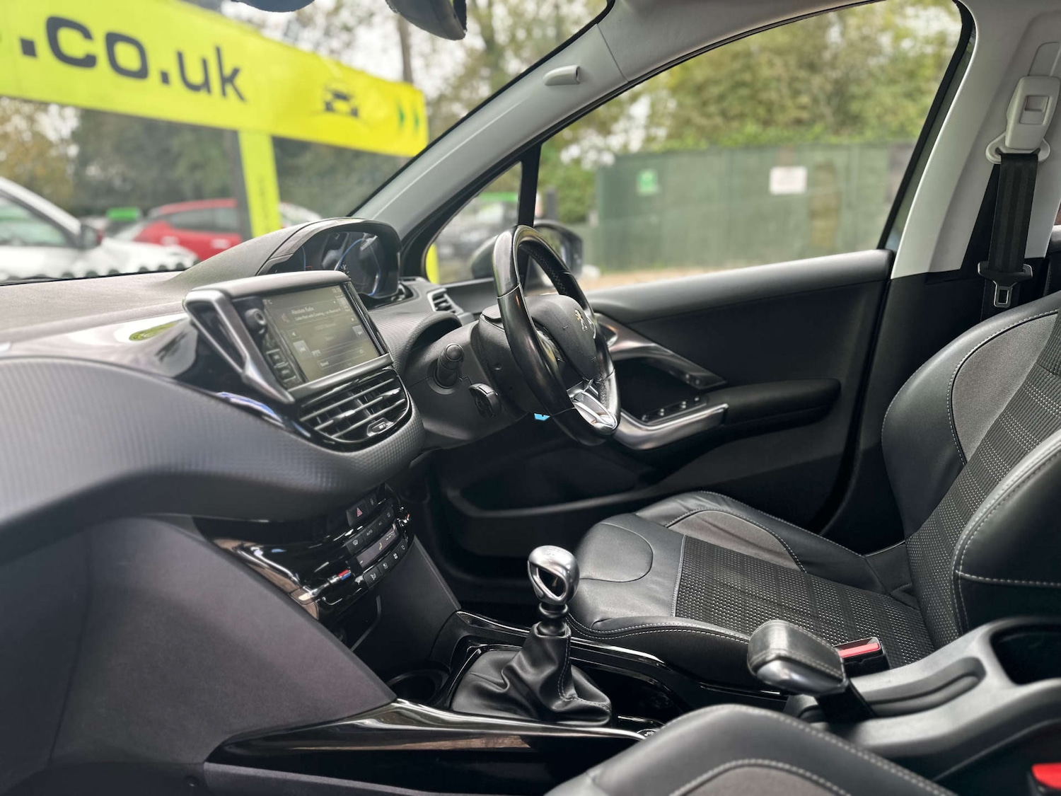 Used Peugeot 2008 2017 for sale - 76614767: Photo 17