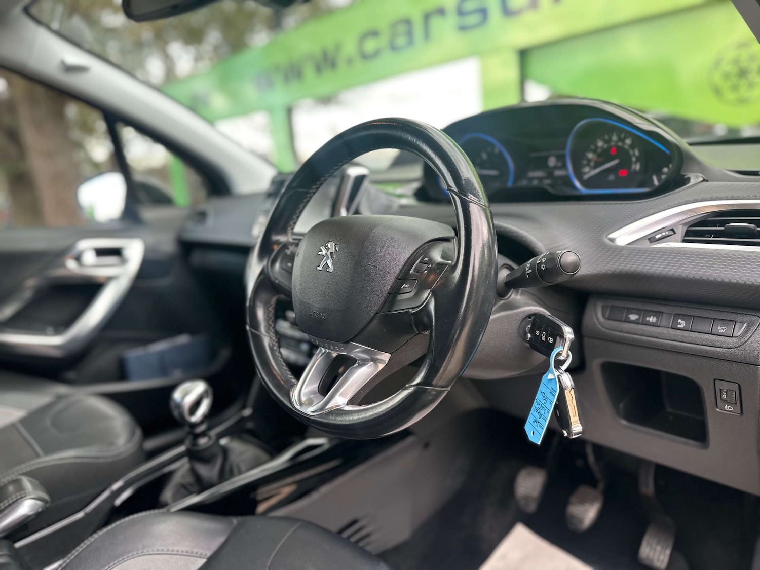 Used Peugeot 2008 2017 for sale - 76614767: Photo 2