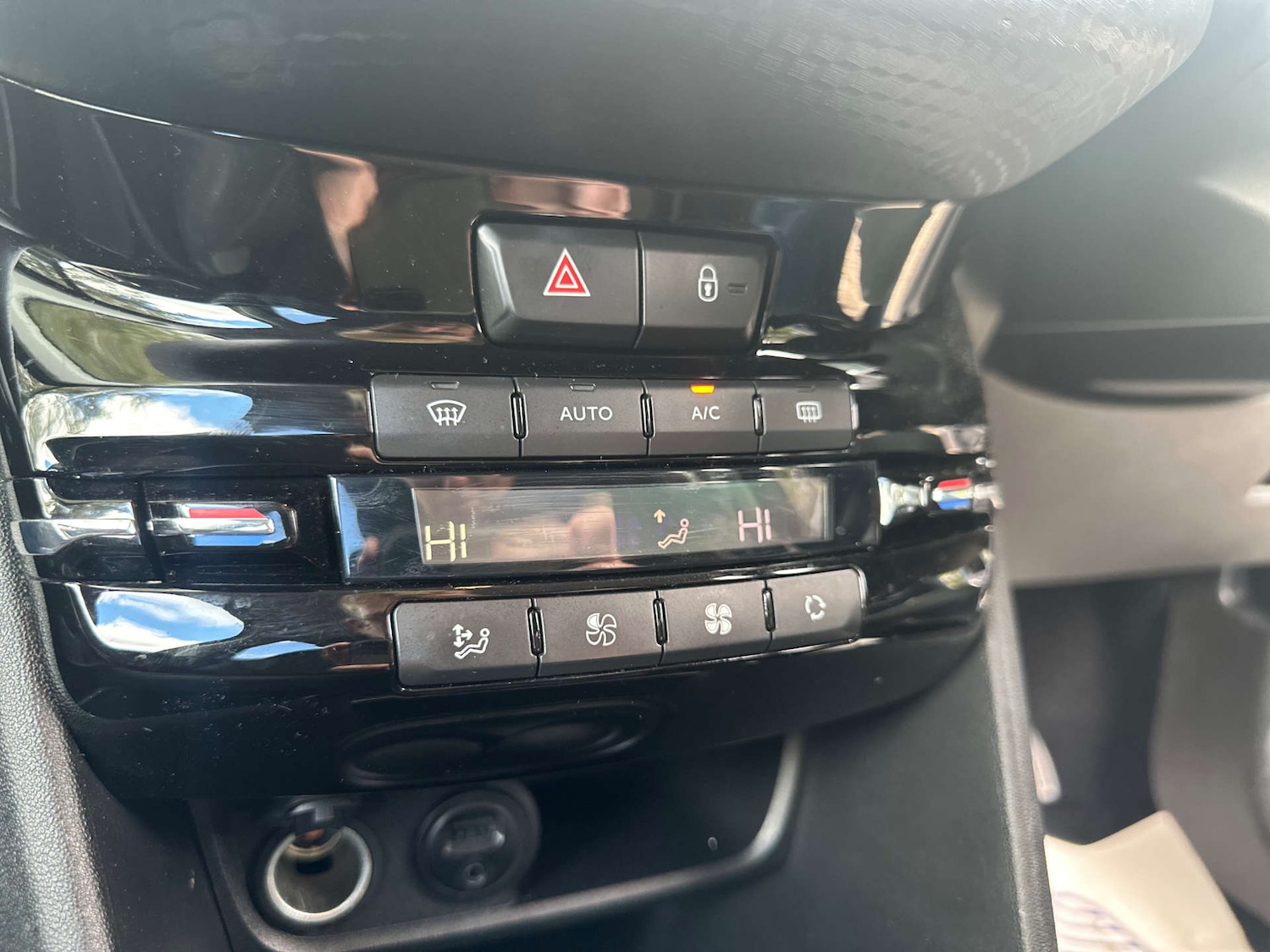 Used Peugeot 2008 2017 for sale - 76614767: Photo 20