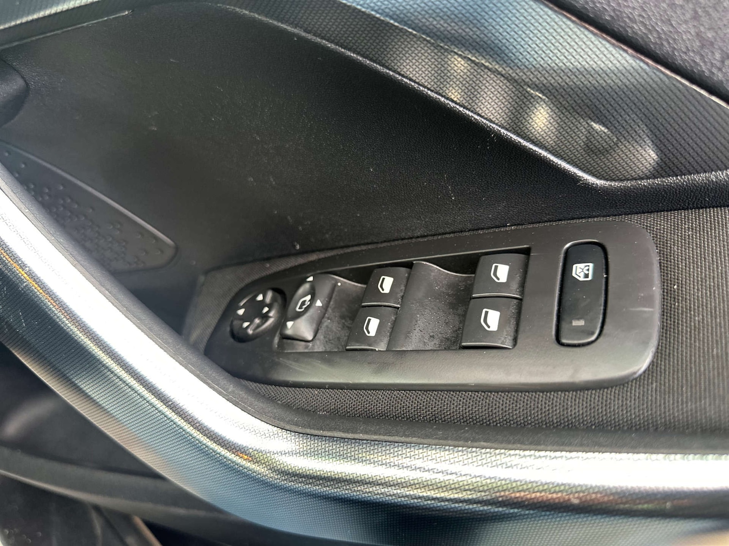 Used Peugeot 2008 2017 for sale - 76614767: Photo 36