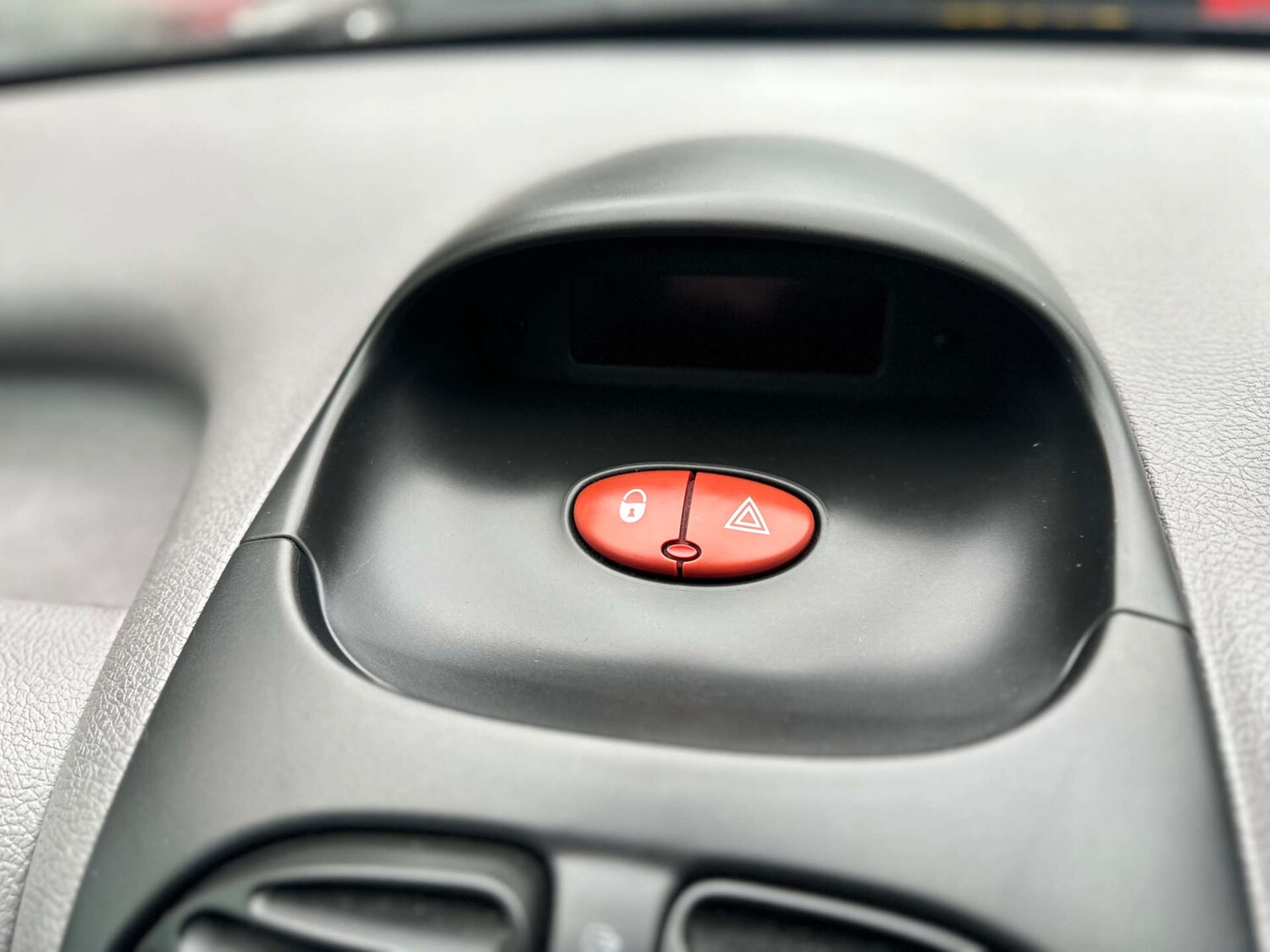 Used Peugeot 206 2002 for sale - 77571284: Photo 28