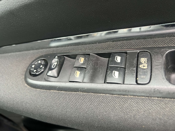 Used Peugeot 3008 2010 for sale - 75374356: Photo 27