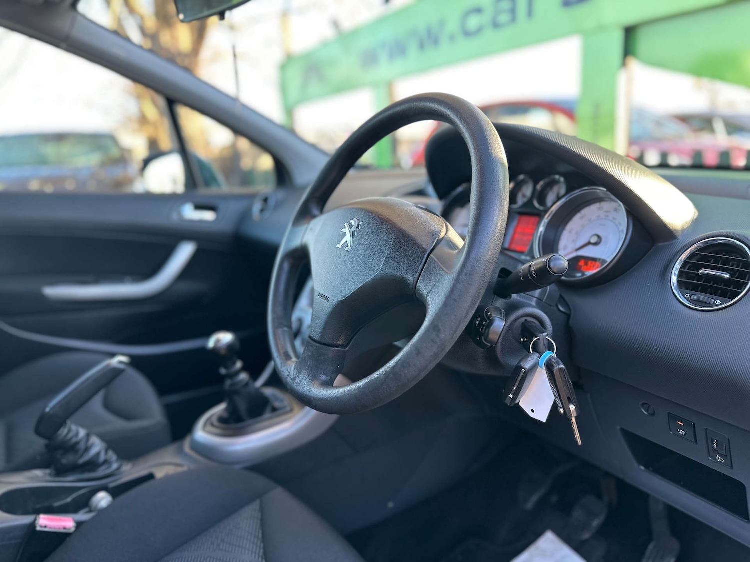 Used Peugeot 308 2012 for sale - 77164838: Photo 2