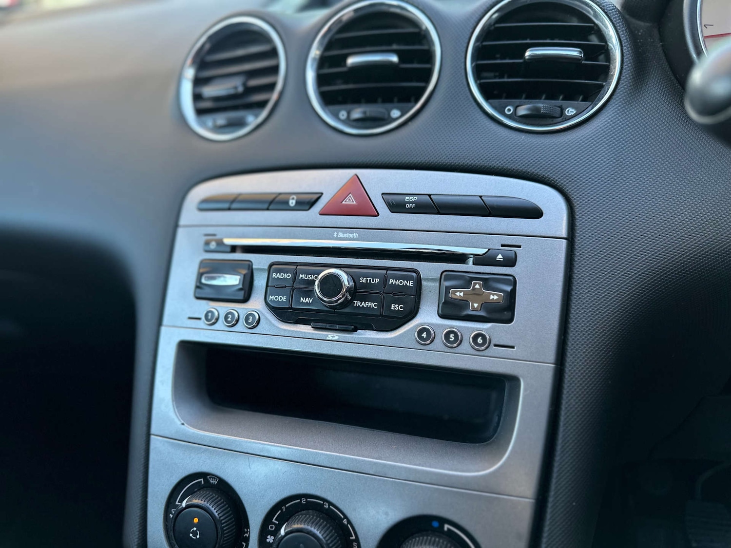 Used Peugeot 308 2012 for sale - 77164838: Photo 23