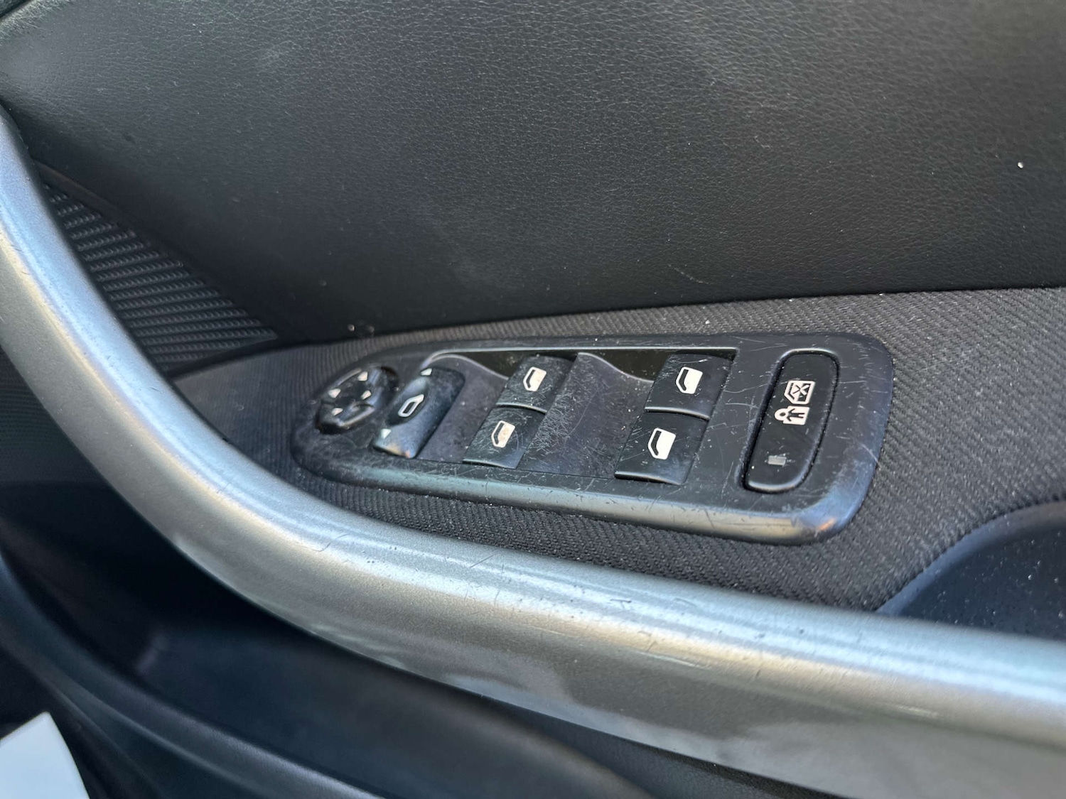 Used Peugeot 308 2012 for sale - 77164838: Photo 28