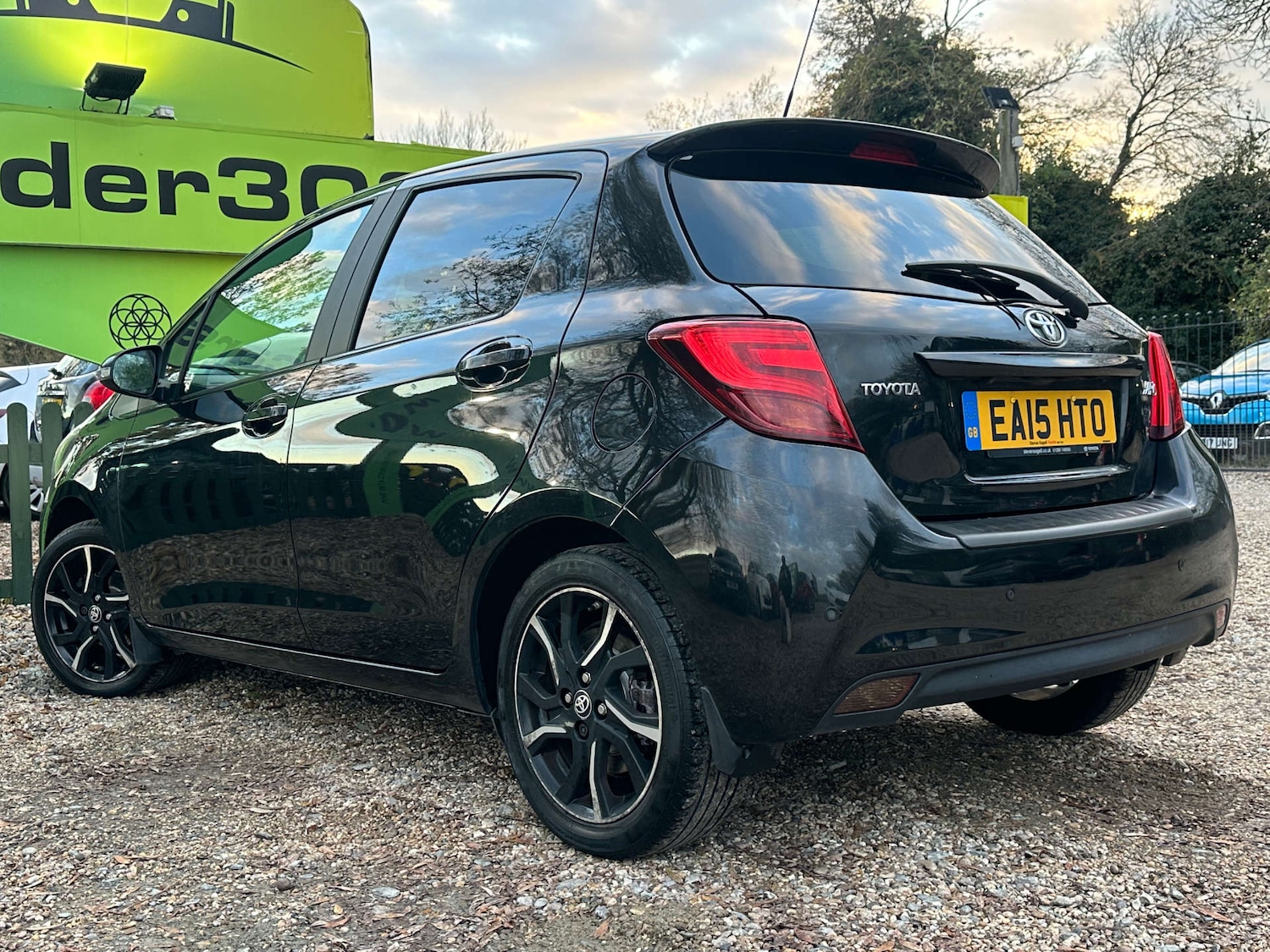 Used Toyota Yaris 2015 for sale - 76878105: Photo 10