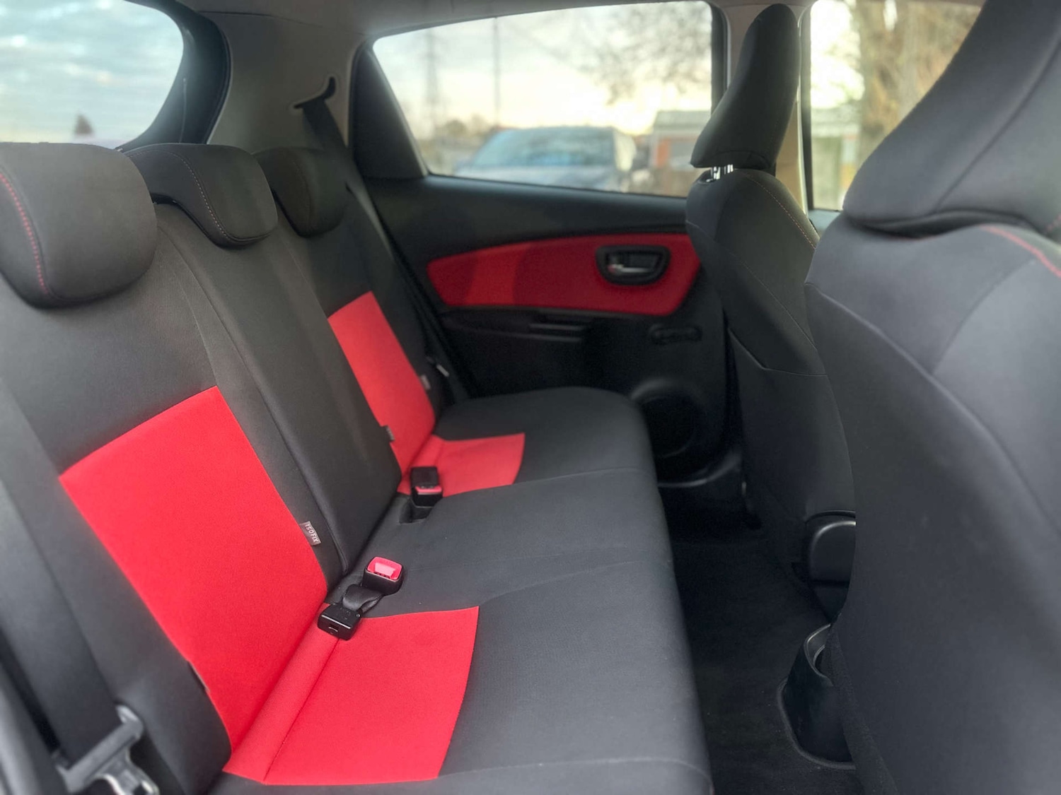 Used Toyota Yaris 2015 for sale - 76878105: Photo 16