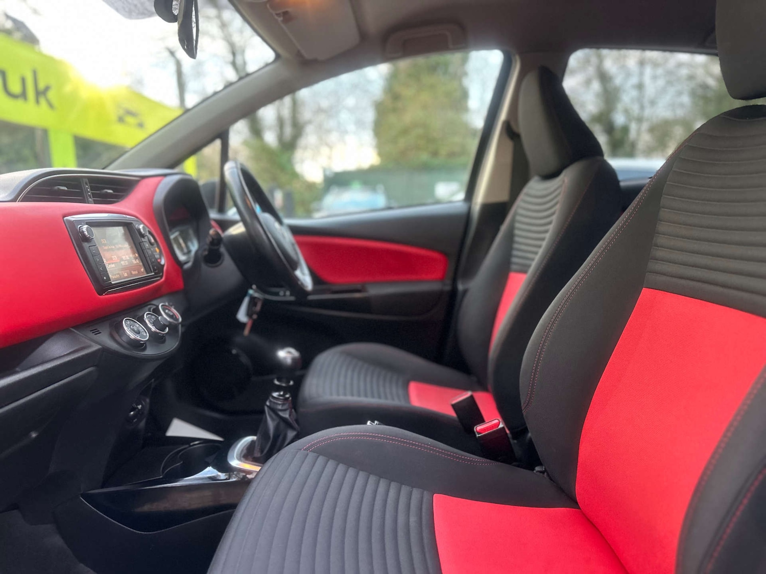 Used Toyota Yaris 2015 for sale - 76878105: Photo 18