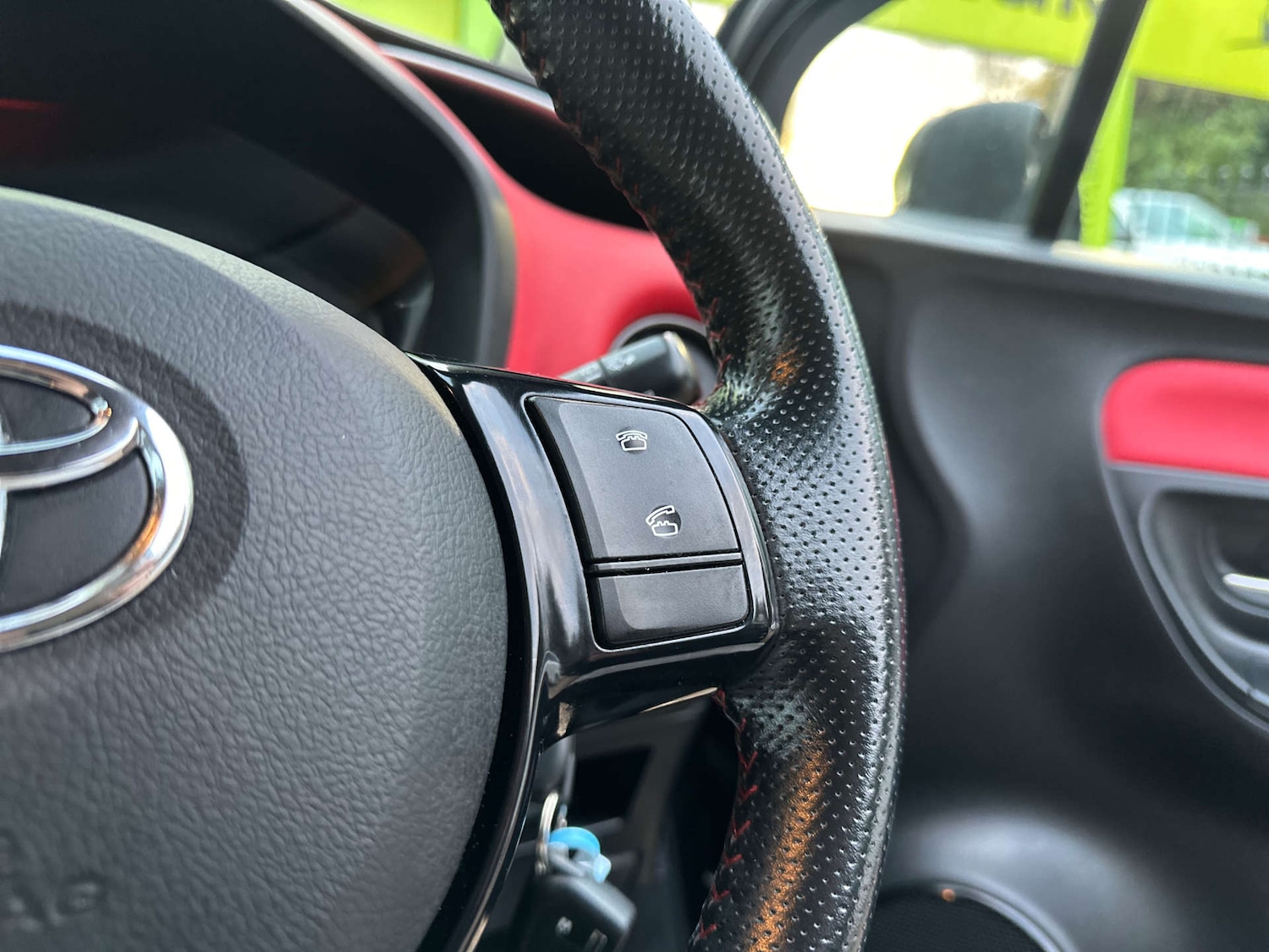 Used Toyota Yaris 2015 for sale - 76878105: Photo 25