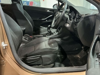 Used Vauxhall Astra 2017 for sale - 78501673: Photo
