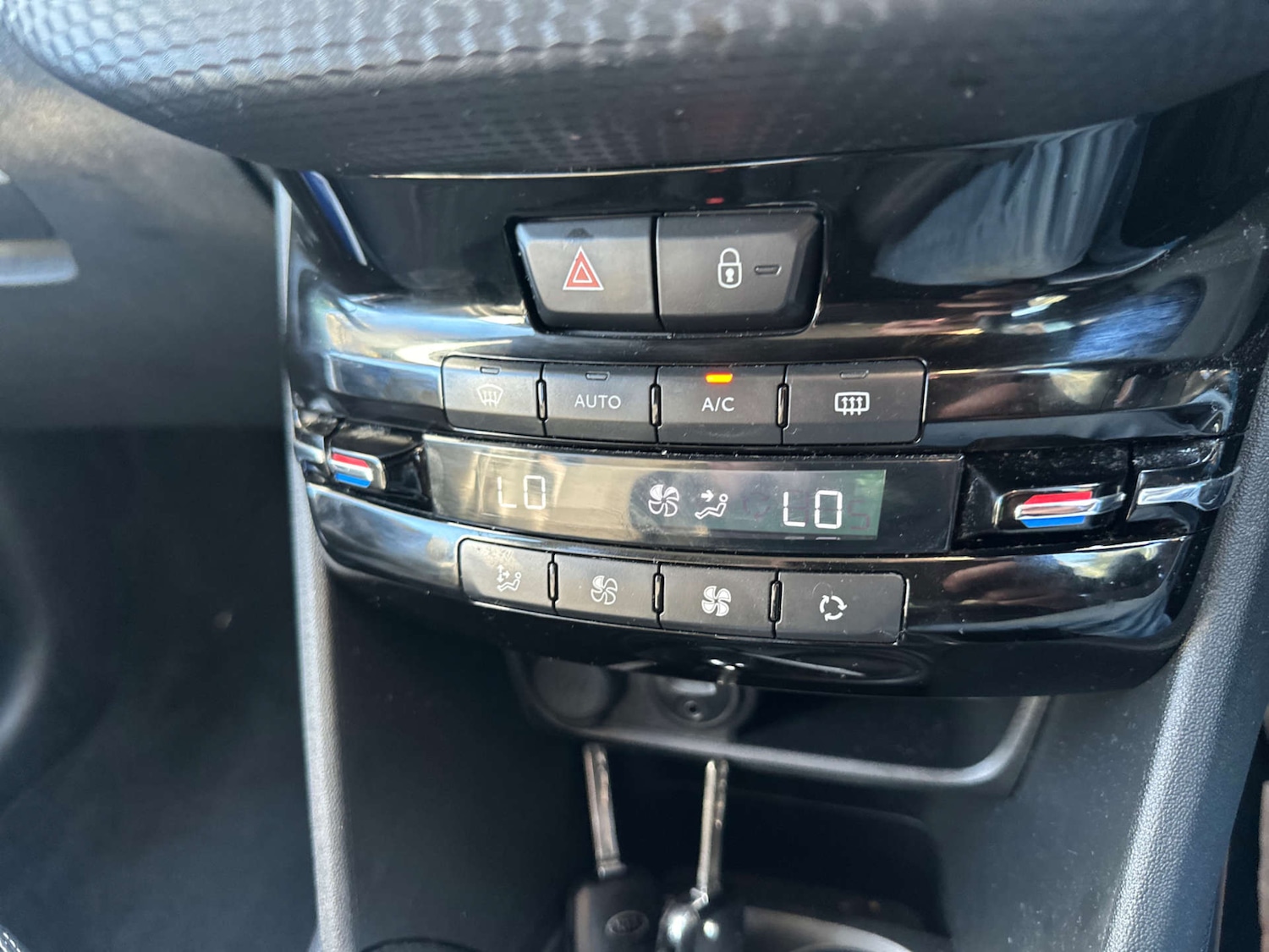 Used Peugeot 2008 2014 for sale - 78080705: Photo 22