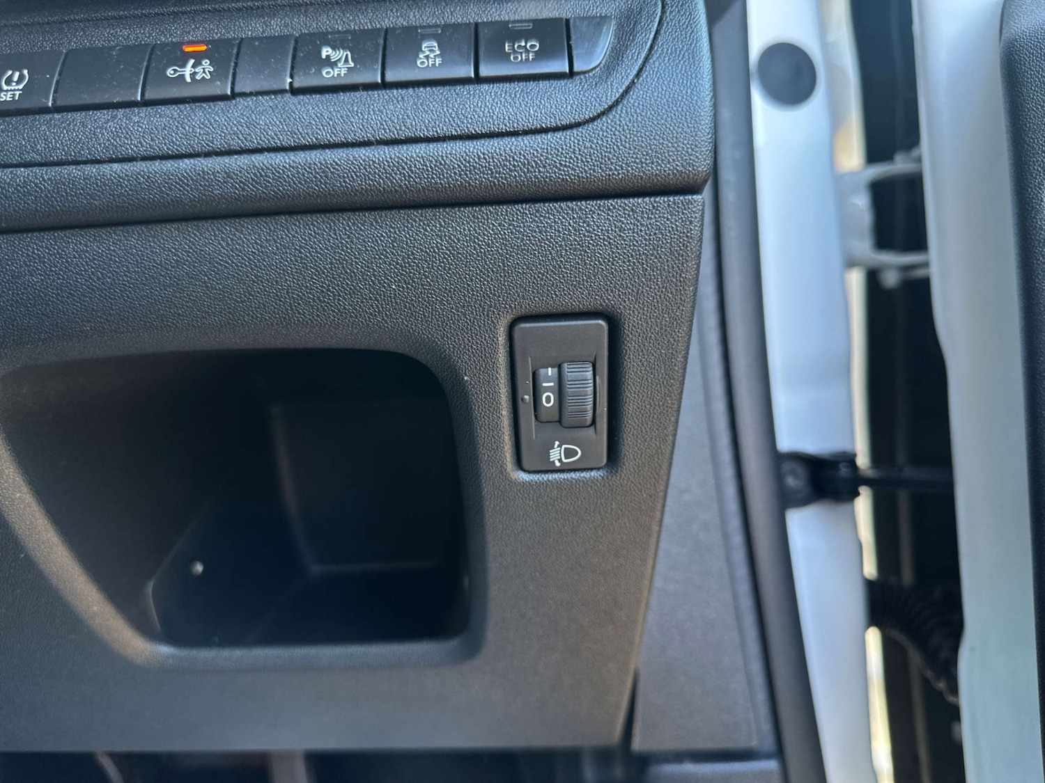 Used Peugeot 2008 2014 for sale - 78080705: Photo 30